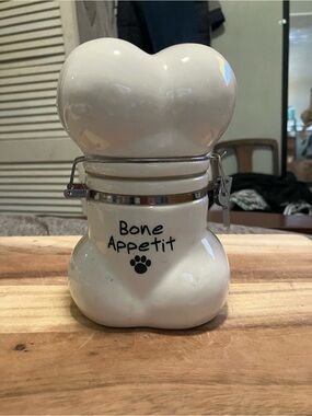 White Ceramic Bone-Shaped Pet Treats Jar